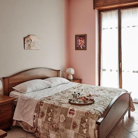 Terrazza Di Alfieri - Alloggio Con Terrazza Privata Nel Centro Di Асти Екстериор снимка
